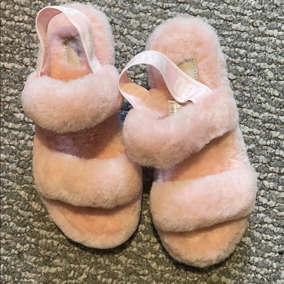 Ugg slippers - Picture 1 of 2
